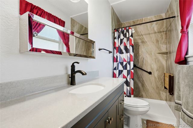 1656 S Walnut Avenue, Broken Arrow, OK 74012