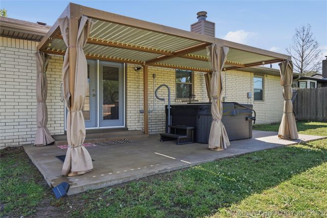 1656 S Walnut Avenue, Broken Arrow, OK 74012