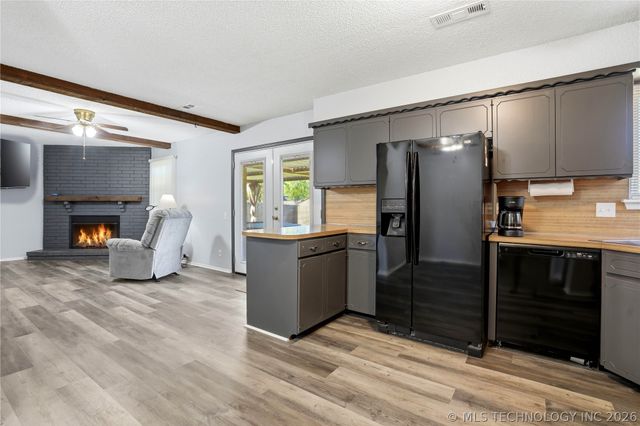 1656 S Walnut Avenue, Broken Arrow, OK 74012