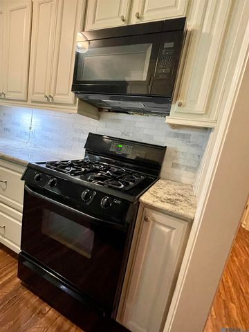 6633 Landmor Dr, Greenwell Springs, LA 70739