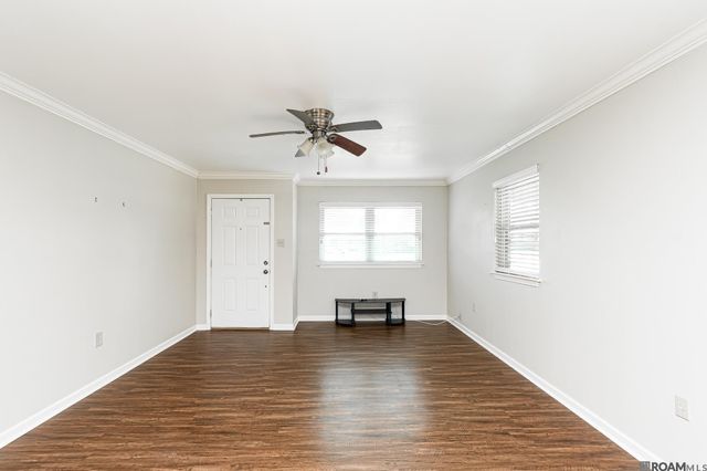 6633 Landmor Dr, Greenwell Springs, LA 70739