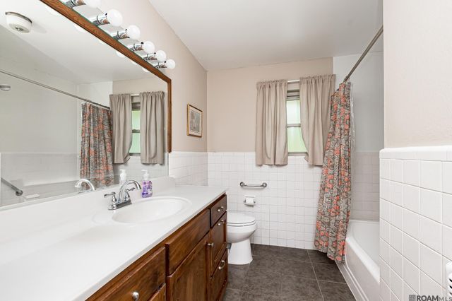 6633 Landmor Dr, Greenwell Springs, LA 70739