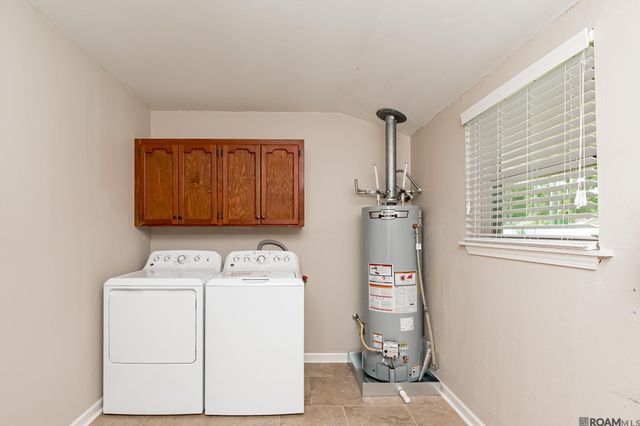 6633 Landmor Dr, Greenwell Springs, LA 70739
