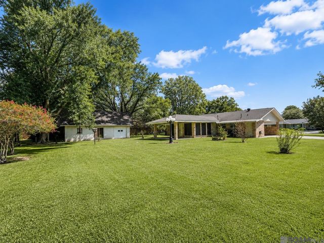 6633 Landmor Dr, Greenwell Springs, LA 70739