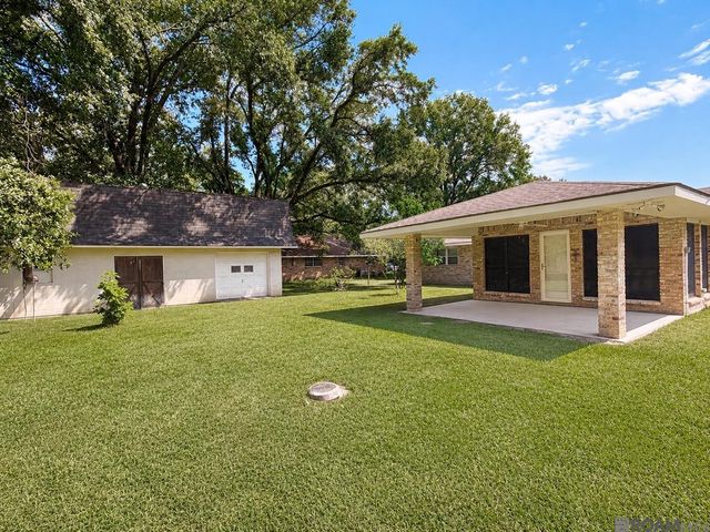6633 Landmor Dr, Greenwell Springs, LA 70739