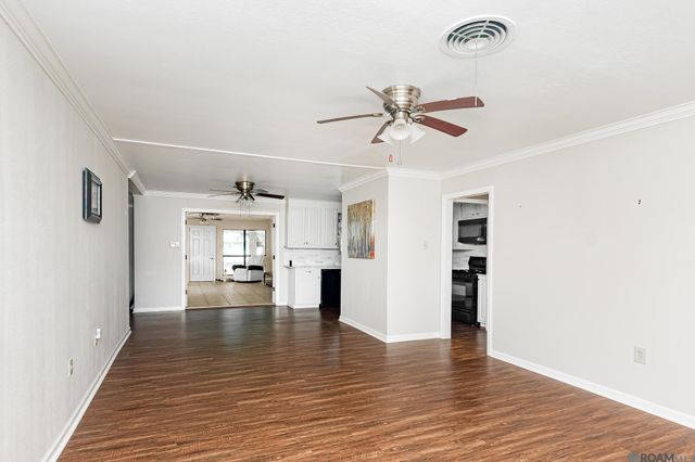 6633 Landmor Dr, Greenwell Springs, LA 70739