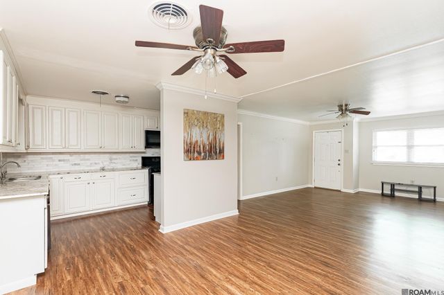 6633 Landmor Dr, Greenwell Springs, LA 70739
