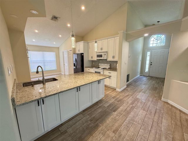 1221 SINGLETON CIRCLE, Groveland, FL 34736