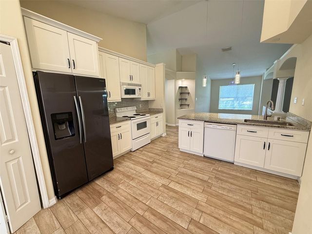 1221 SINGLETON CIRCLE, Groveland, FL 34736