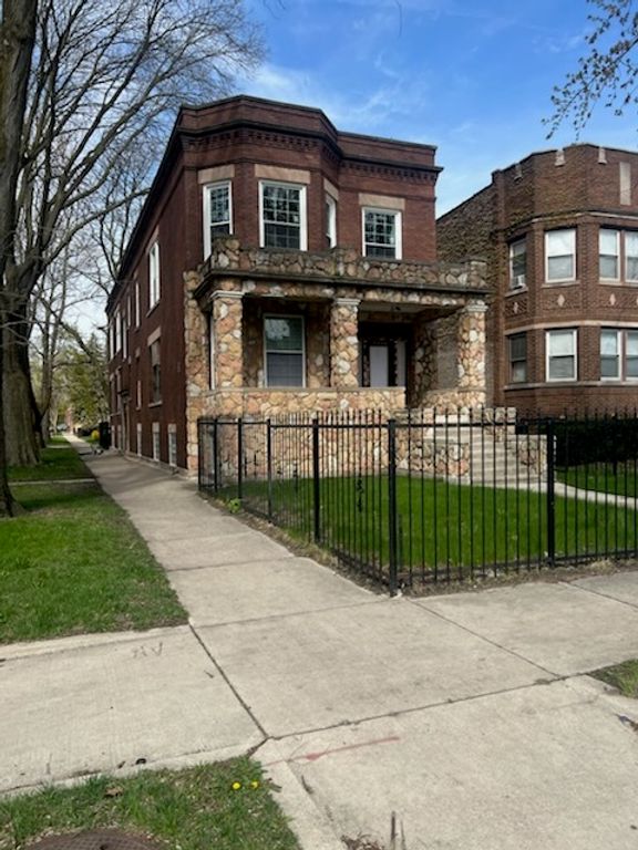 7758 S Saginaw Avenue 2, Chicago, IL 60649