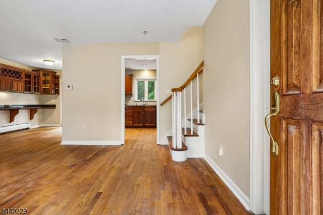 63 Edgewood Dr, Florham Park Boro, NJ 07932