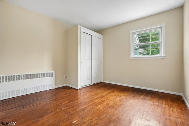 63 Edgewood Dr, Florham Park Boro, NJ 07932