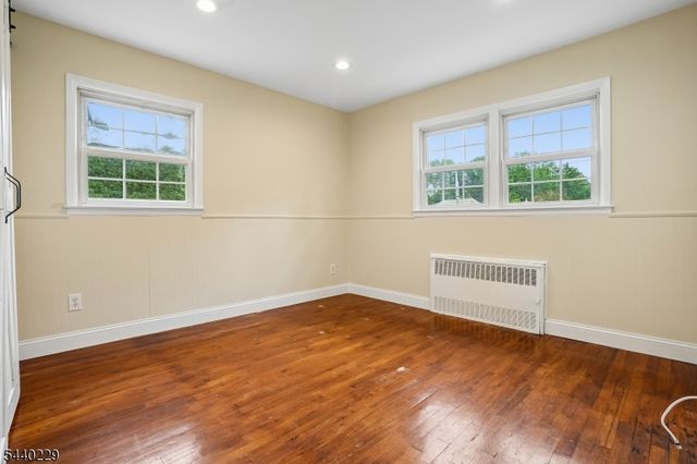 63 Edgewood Dr, Florham Park Boro, NJ 07932