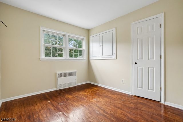63 Edgewood Dr, Florham Park Boro, NJ 07932