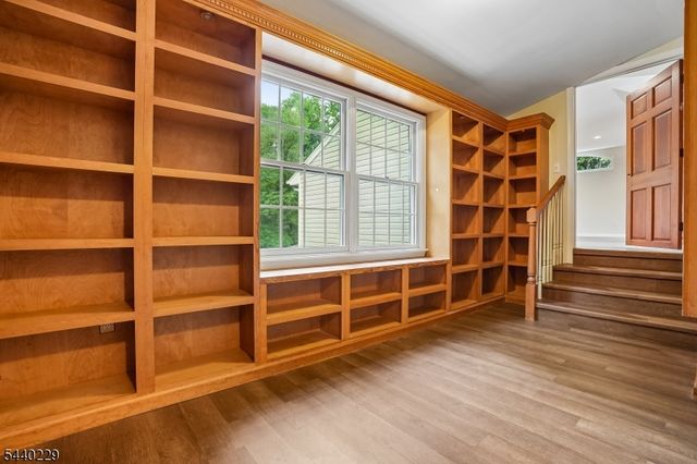 63 Edgewood Dr, Florham Park Boro, NJ 07932