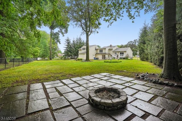 63 Edgewood Dr, Florham Park Boro, NJ 07932