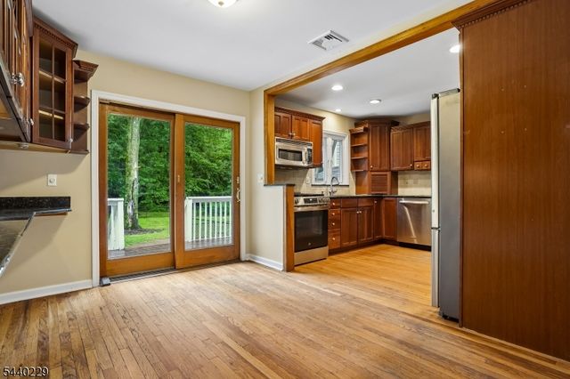 63 Edgewood Dr, Florham Park Boro, NJ 07932