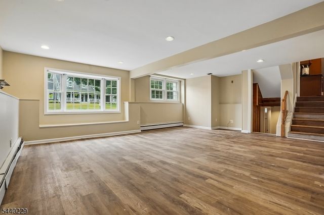 63 Edgewood Dr, Florham Park Boro, NJ 07932