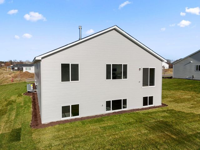 1354 Wisteria Lane, New Richmond, WI 54017