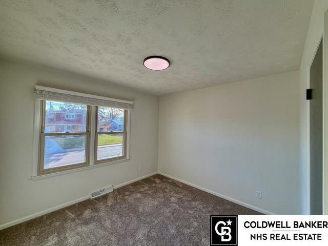 504 Shannon Road, Papillion, NE 68046