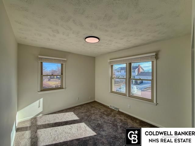 504 Shannon Road, Papillion, NE 68046