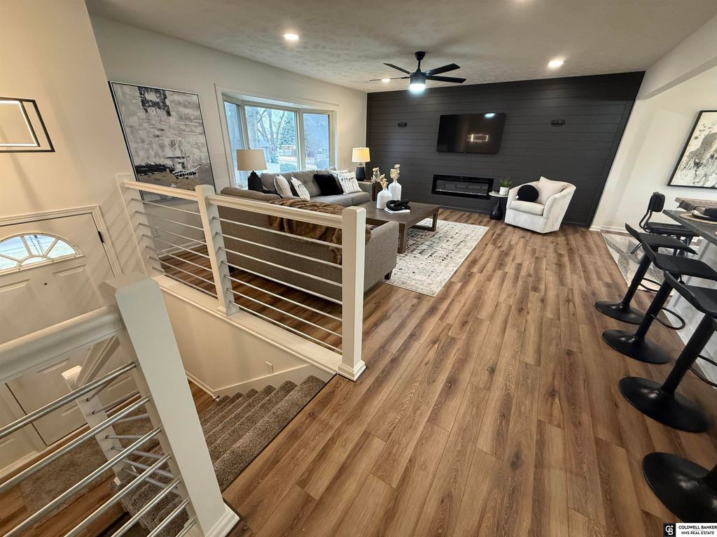 504 Shannon Road, Papillion, NE 68046