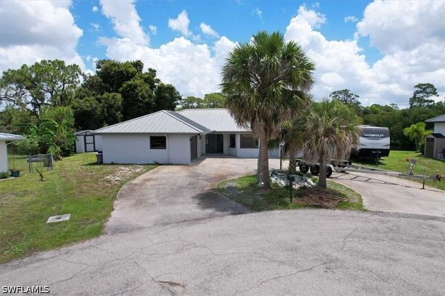 1318 Thompson ST, North Fort Myers, FL 33903