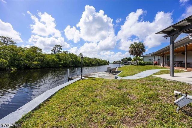 1318 Thompson ST, North Fort Myers, FL 33903