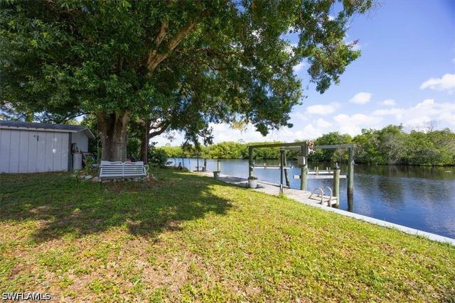 1318 Thompson ST, North Fort Myers, FL 33903