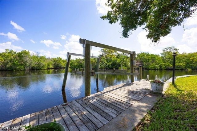 1318 Thompson ST, North Fort Myers, FL 33903