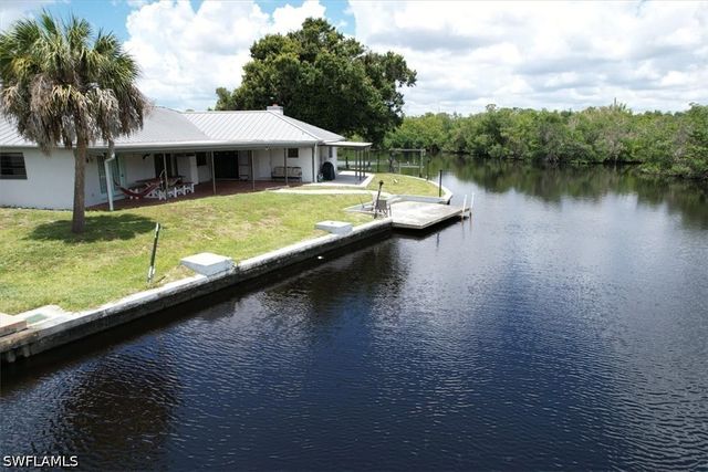 1318 Thompson ST, North Fort Myers, FL 33903