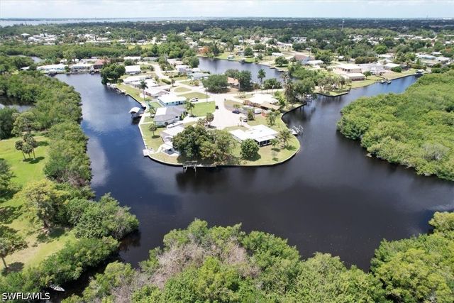 1318 Thompson ST, North Fort Myers, FL 33903