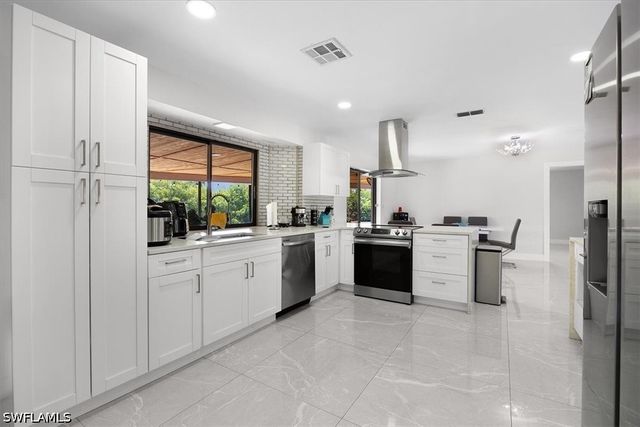 1318 Thompson ST, North Fort Myers, FL 33903