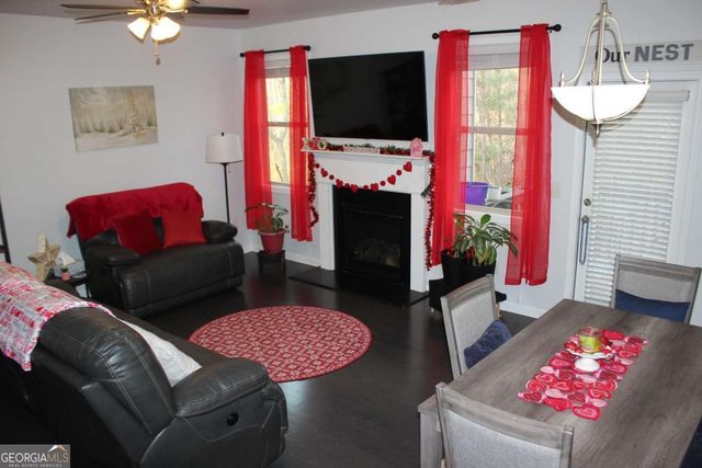 256 Bobbie Way, Woodstock, GA 30189