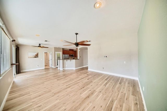 579 Almondcrest St, Oakdale, CA 95361