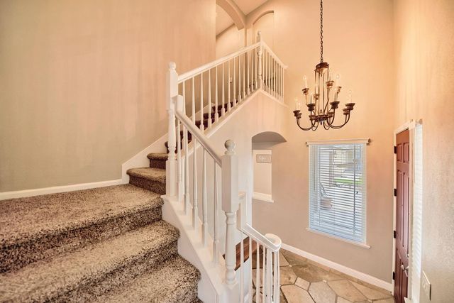 579 Almondcrest St, Oakdale, CA 95361