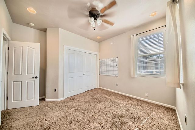 579 Almondcrest St, Oakdale, CA 95361