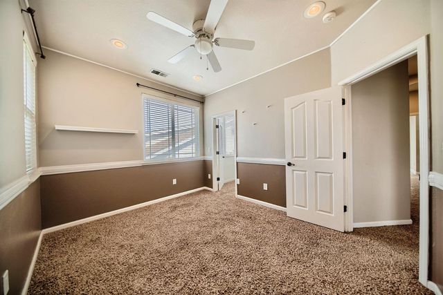 579 Almondcrest St, Oakdale, CA 95361