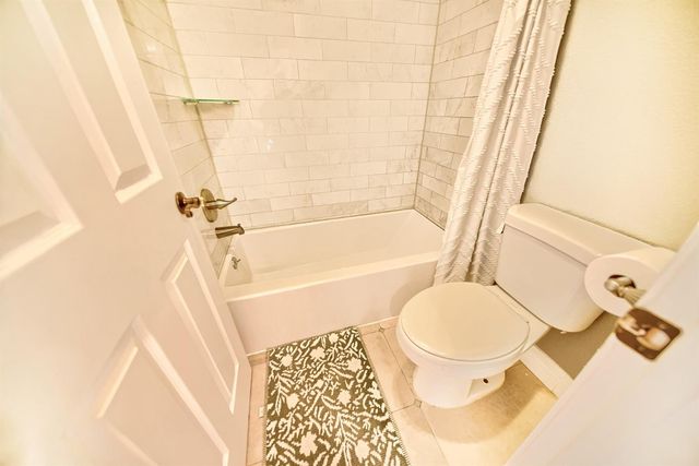 579 Almondcrest St, Oakdale, CA 95361