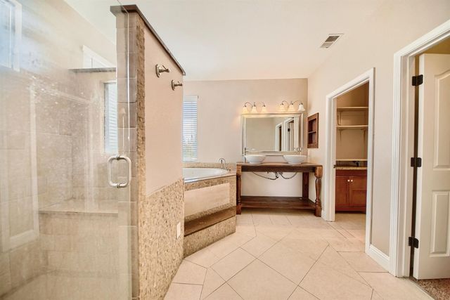 579 Almondcrest St, Oakdale, CA 95361