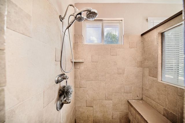 579 Almondcrest St, Oakdale, CA 95361