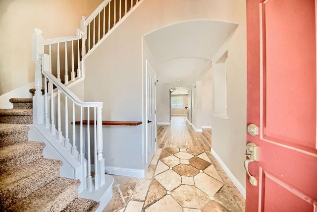 579 Almondcrest St, Oakdale, CA 95361