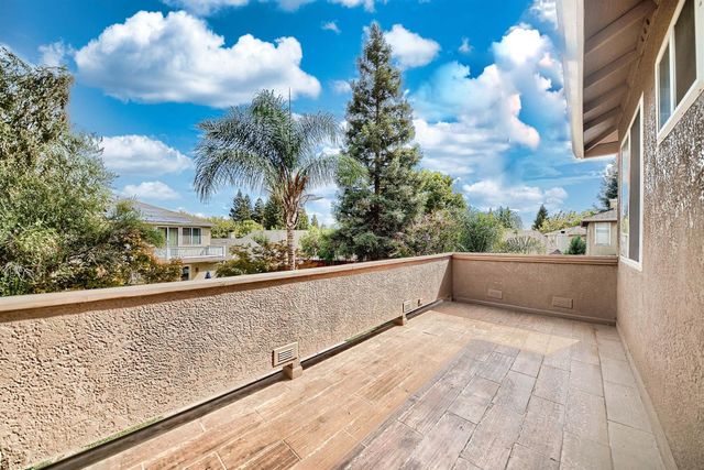 579 Almondcrest St, Oakdale, CA 95361