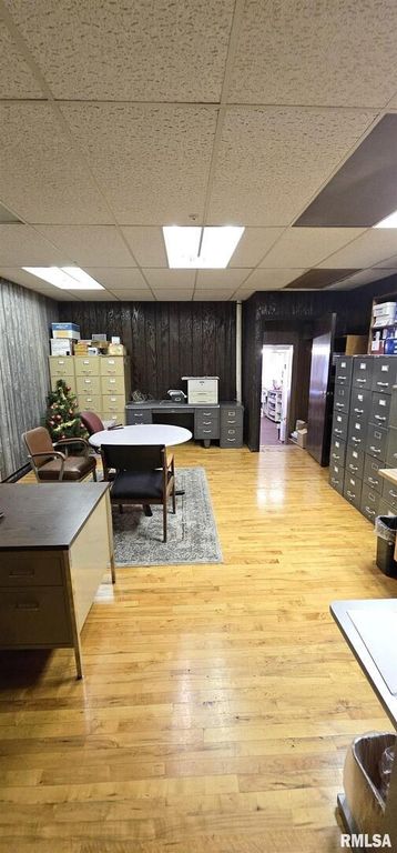 Image 11 of property listing at 120 S BROADWAY Avenue, Salem, IL 62881