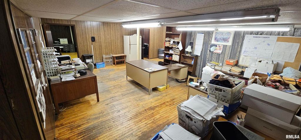 Image 13 of property listing at 120 S BROADWAY Avenue, Salem, IL 62881