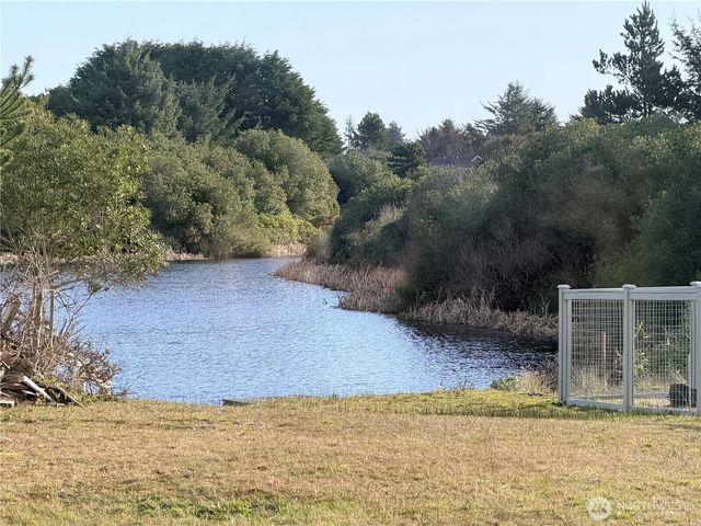 399 N Razor Clam Drive SW, Ocean Shores, WA 98569