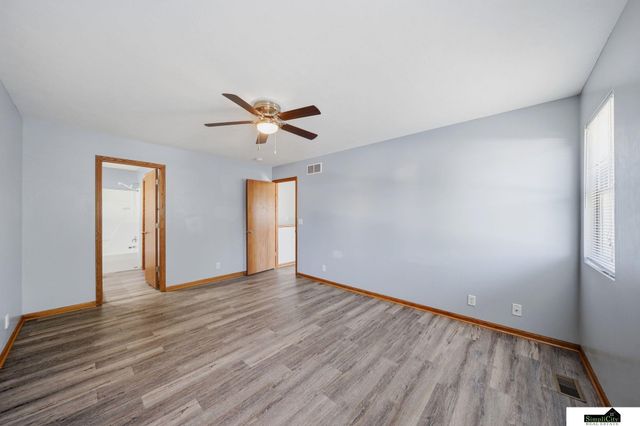 7229 Dorchester Court, Lincoln, NE 68521