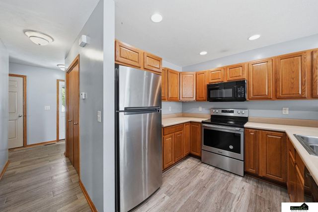 7229 Dorchester Court, Lincoln, NE 68521