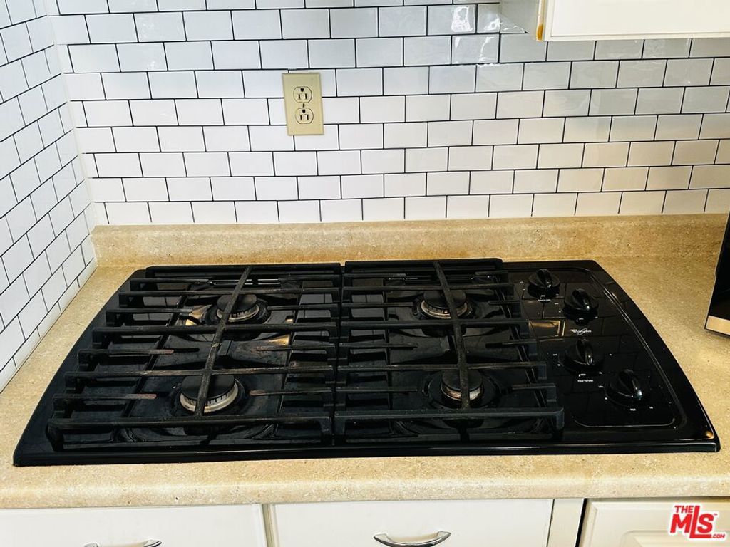 Image 10 of property listing at 8 Calle Abajo, Palm Springs, CA 92264