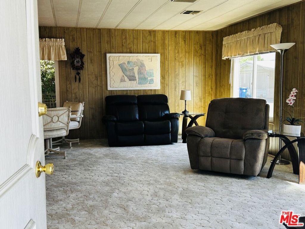 Image 2 of property listing at 8 Calle Abajo, Palm Springs, CA 92264